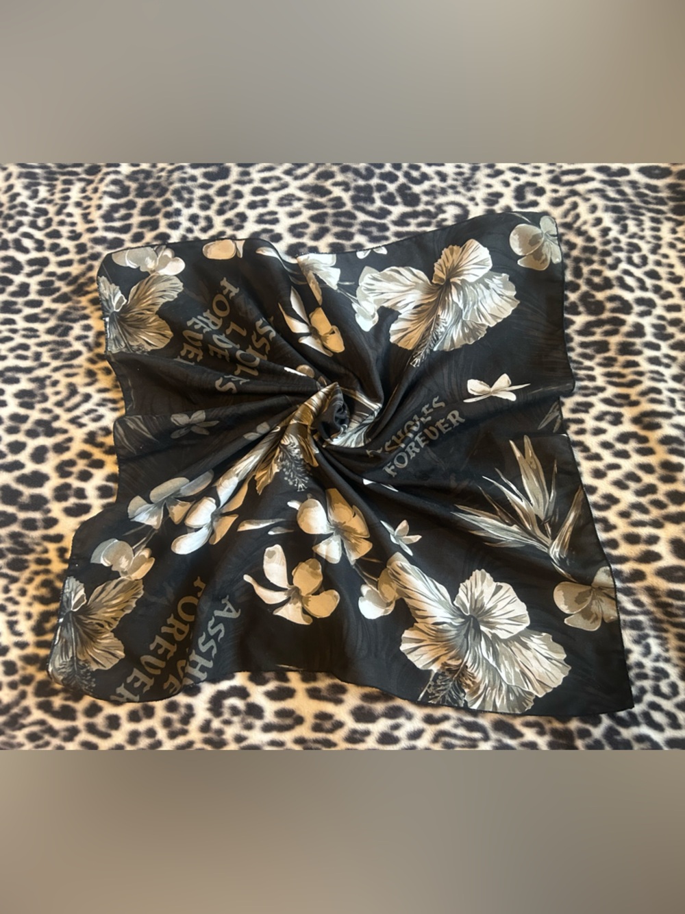 *** LIVE FOREVER BANDANA